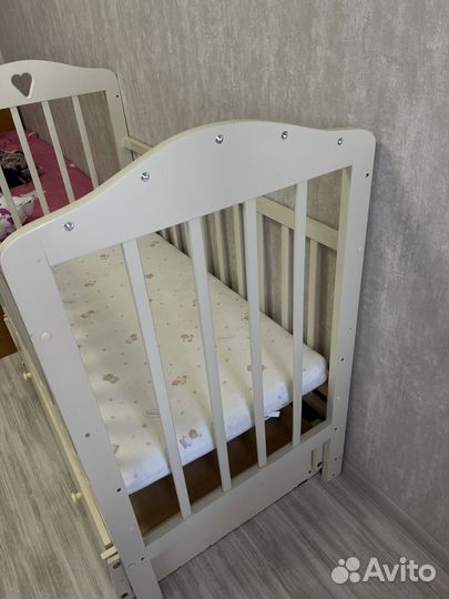 Детская кроватка