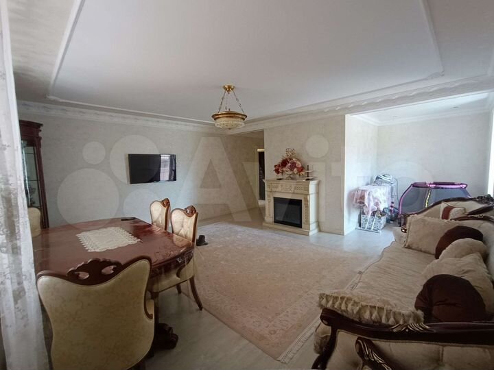 3-к. квартира, 90 м², 2/6 эт.