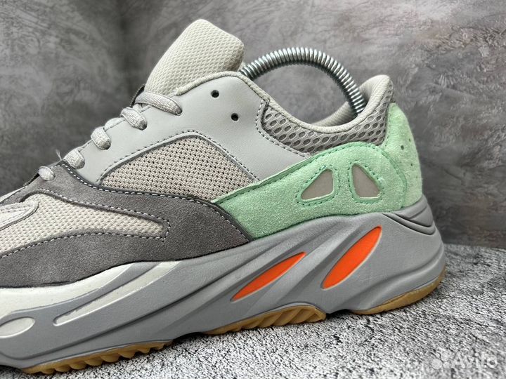 Кроссовки Adidas Yeezy boost 700