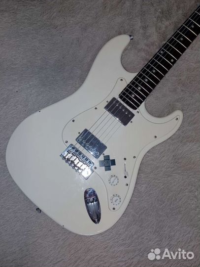 Fender stratocaster электрогитара