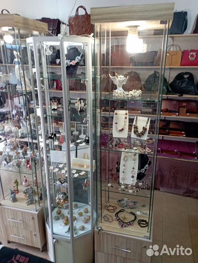 Стеклянная витрина бу