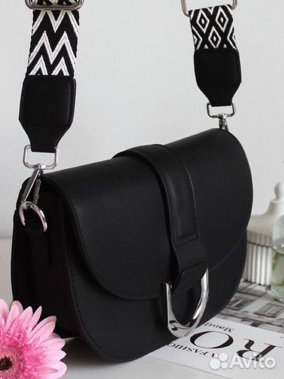 Сумка новая через плечо