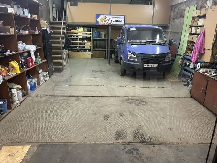 Машиноместо, > 30 м²