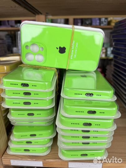 Чехол на iPhone 14 pro яркий силиконовый