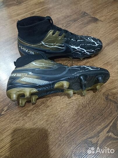 Футбольные бутсы