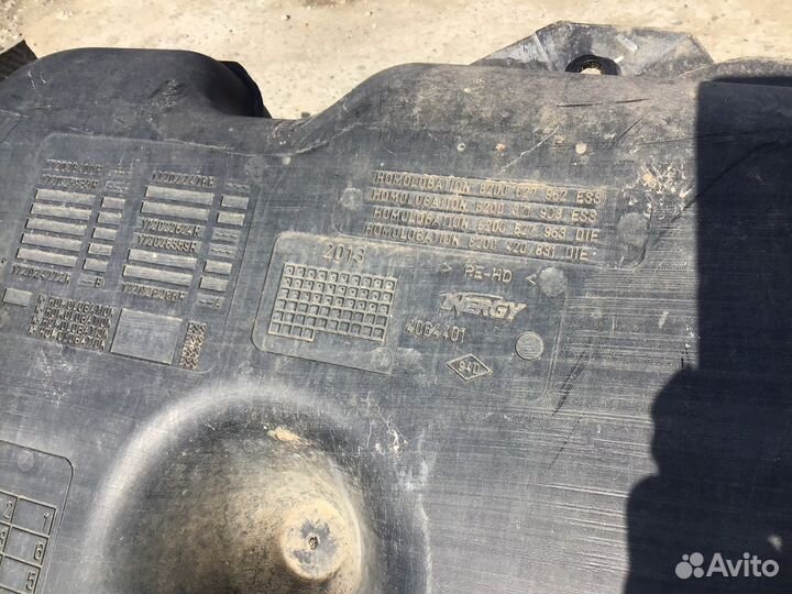 Бензобак на Nissan Almera G15