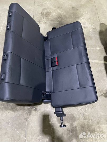 Задний ряд сидений Mitsubishi Pajero 3 7 мест