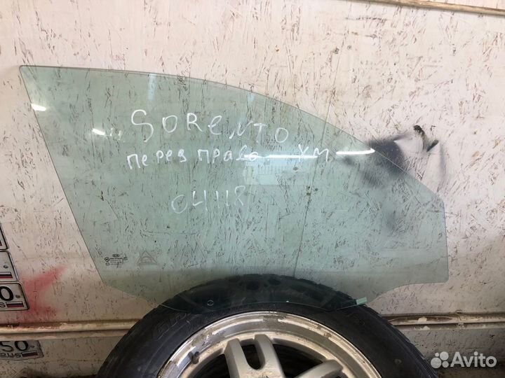 Стекло переднее правое KIa sorento 2