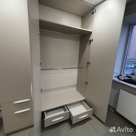 Шкаф на заказ в гостиную