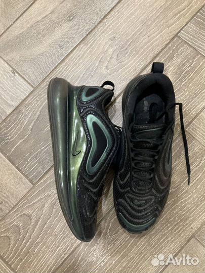 Nike air max 720 throwback future