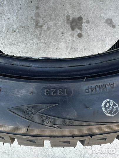 Tri Ace Snow White 255/45 R20