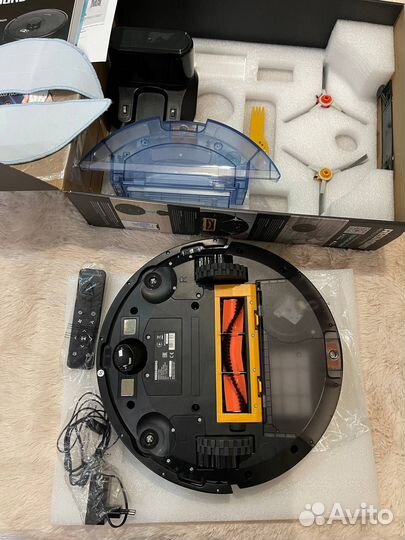 Робот-пылесос Redmond RV-R670S