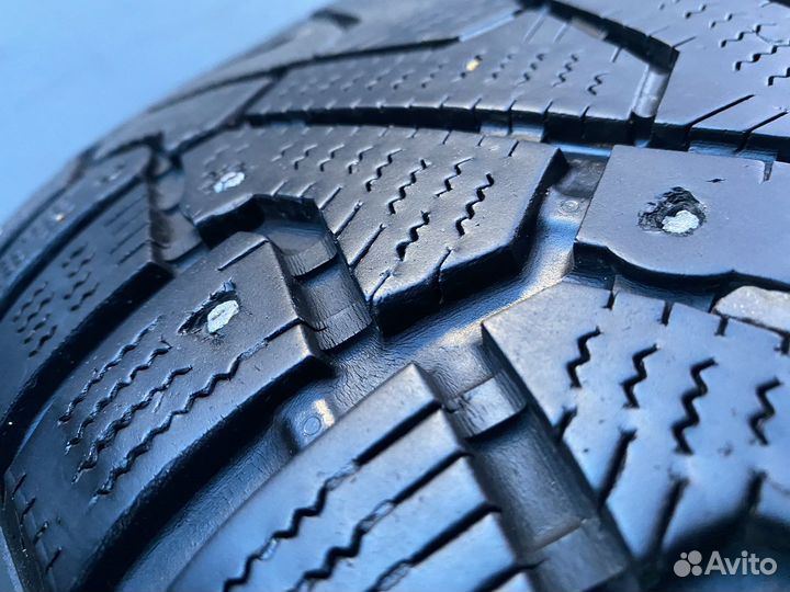 Pirelli Ice Zero 225/65 R17