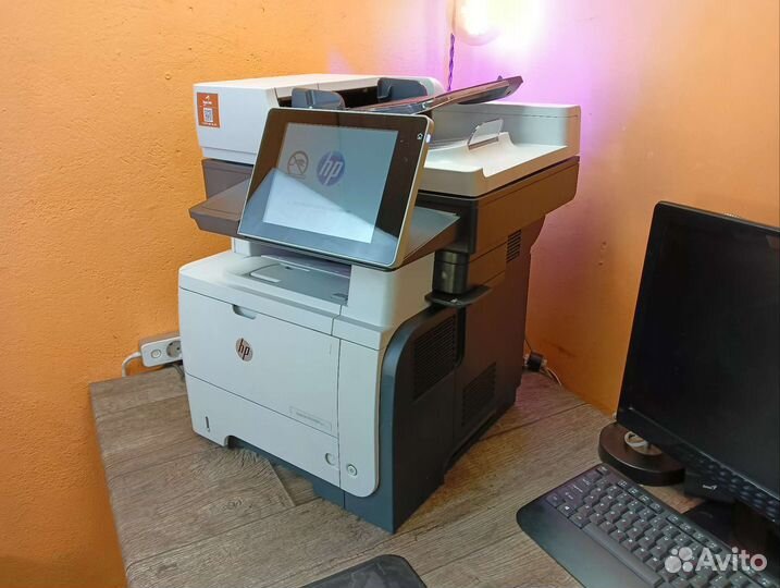 HP LaserJet 500 MFP M525