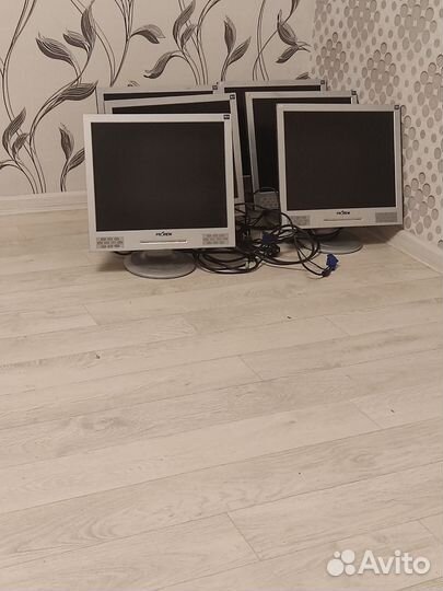 Мониторы с динамиками vga