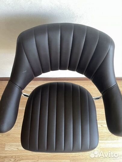 Стул для визажиста бровиста