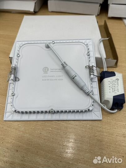 Светильник встраиваемый потолочный светодиодный