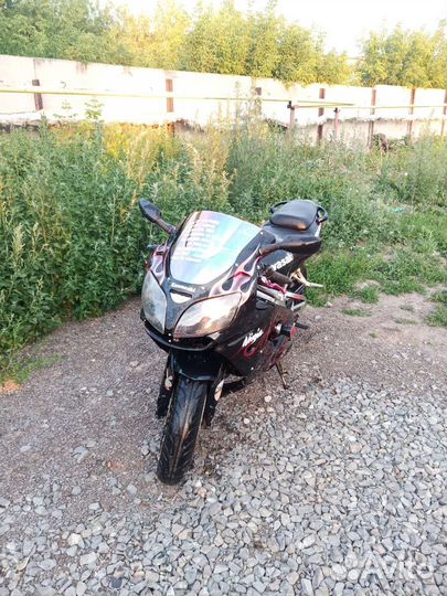 Kawasaki zx9r 2002