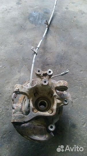 Кулак задний правый Chevrolet Captiva C100 2006-2