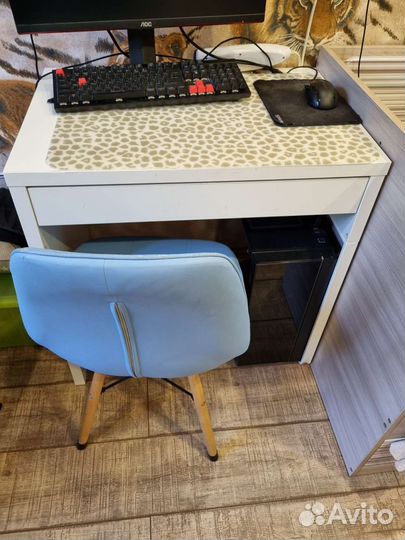 Стол и стул