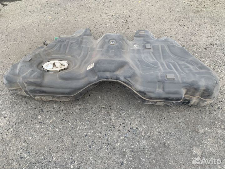 Бак топливный BMW 750i 16117267498