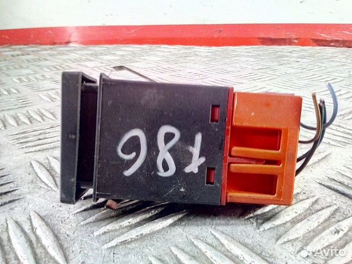 Кнопка ASC / ESP Volkswagen Passat B5 рест. 2002