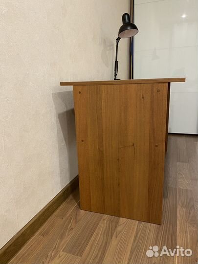 Письменный стол