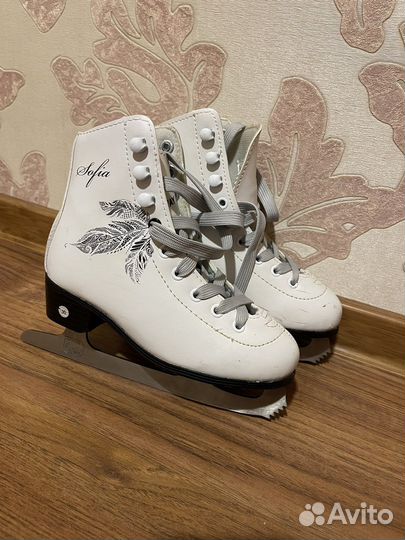 Коньки фигурные р.30