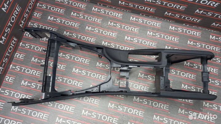 Консоль между сидений Bmw X5 E53 M54B30 2001