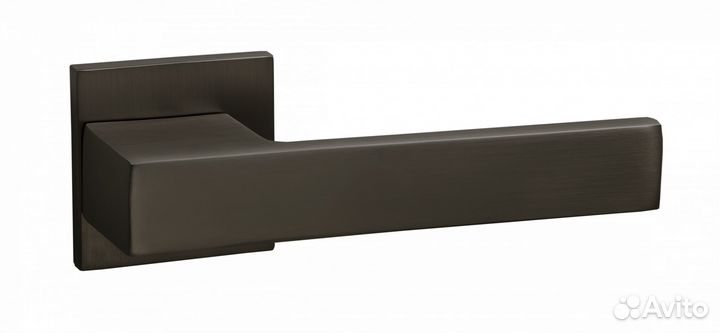 Дарим дверные ручки в компании Парад дверей