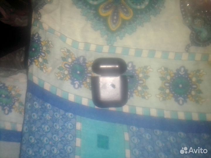 Чехол на аэроподс б/у