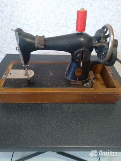 Швейная машина Подольск ручная