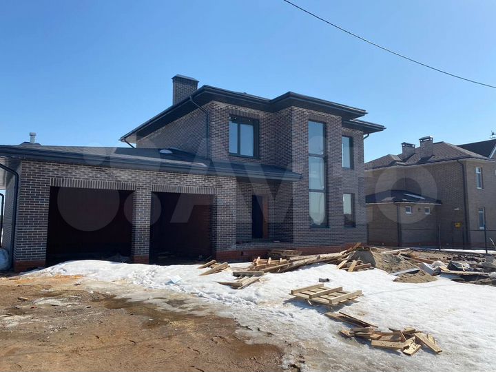 Коттедж 257 м² на участке 9 сот.