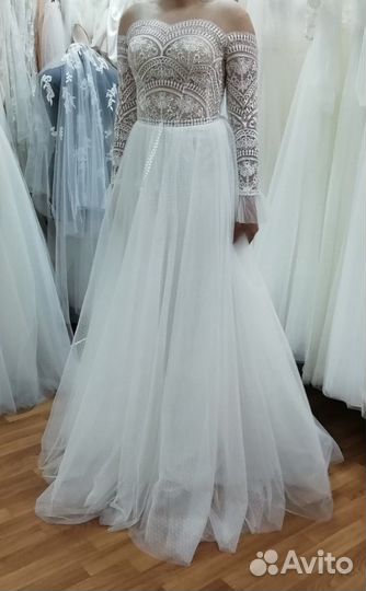 Свадебное платье 42 44 бу
