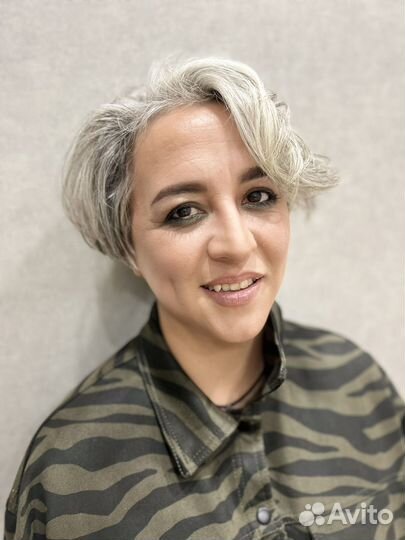 Визажист бровист