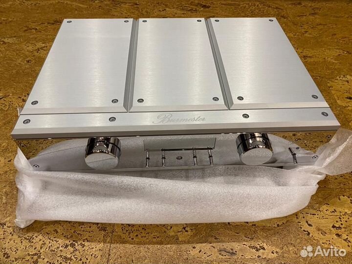 Burmester 077 предварительный усилитель High-End