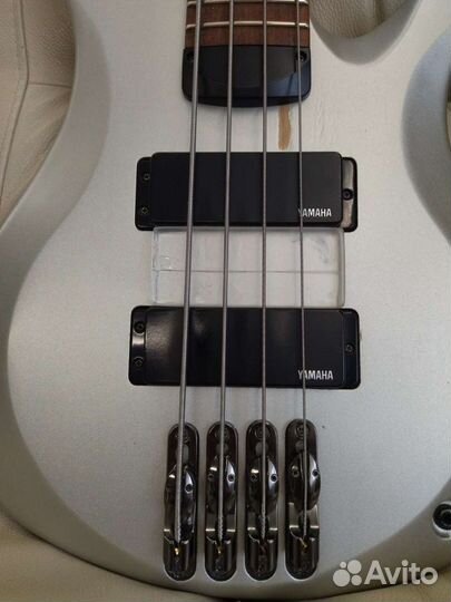 Бас гитара Yamaha rbx 774