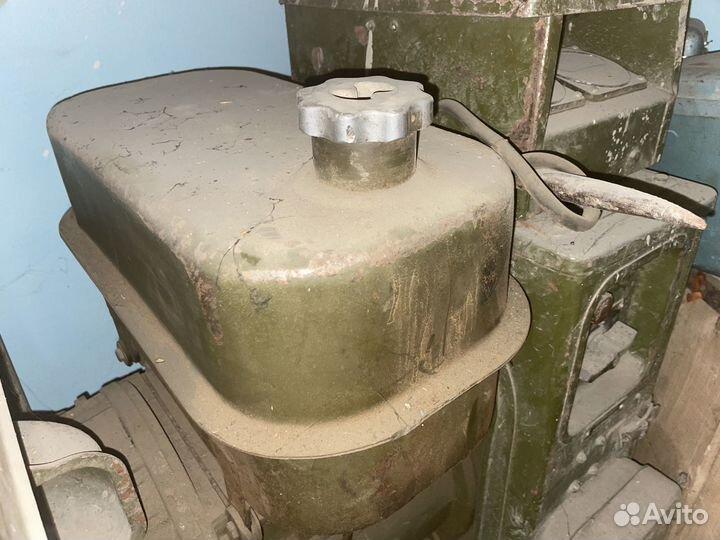 Бензогенератор армейский Электрогенератор