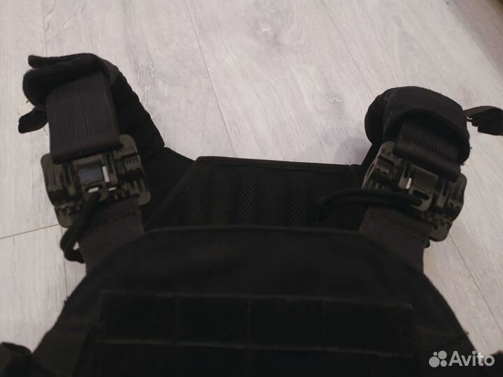 Бронежилет плитник бу фирмы jaeger