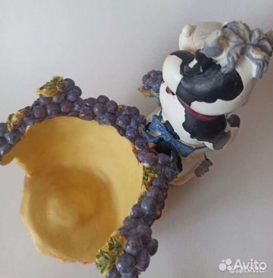 Подставка под бутылку Корова с корзиной