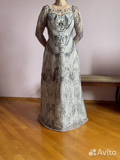 Продаю шикарное платье,сшитое во Франции