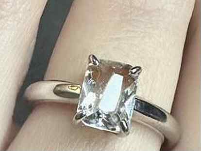 Серебряное кольцо с природным горным хрусталем