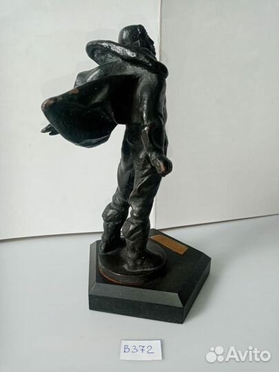 Статуэтка СССР. Памятник героям - Стратонавтом