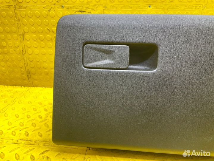 Б/У Бардачок - В хорошем состоянииn- оригиналnnу