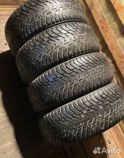 Nokian Tyres Hakkapeliitta 8 215/55 R17