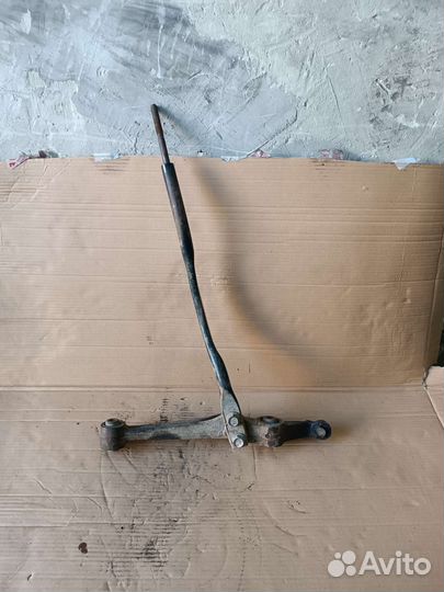 Рычаг нижней подвески правый Honda Accord 6