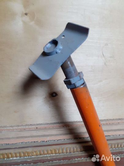 Распорка под капот на классику в рабочем состоянии