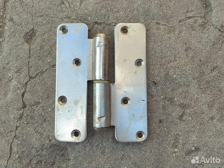 Петли для дверей