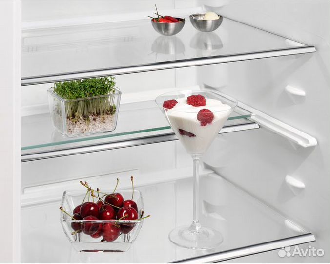 Встраиваемая холодильная камера AEG SKE818E1DC