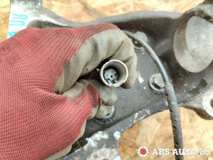 Кулак передний правый BMW 7 E65/E66 2004 6753462